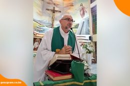 Ecuadorian Catholic Priest Struck Dead by Falling Crucifix During Livestreamed Mass
